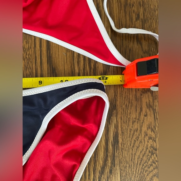 Almost NEW! Reversible bikini. Striking res white and blue- - Picture 5 of 6